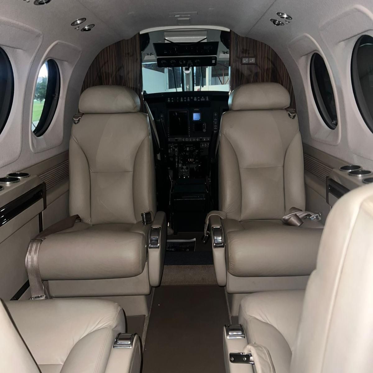 BEECHCRAFT KING AIR C90 GTx 2014