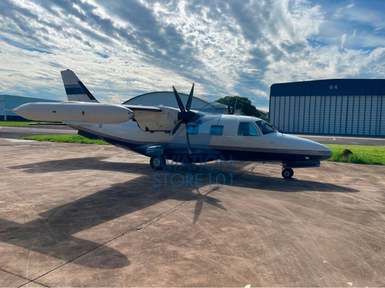 MITSUBISHI MU-2B-60 1983