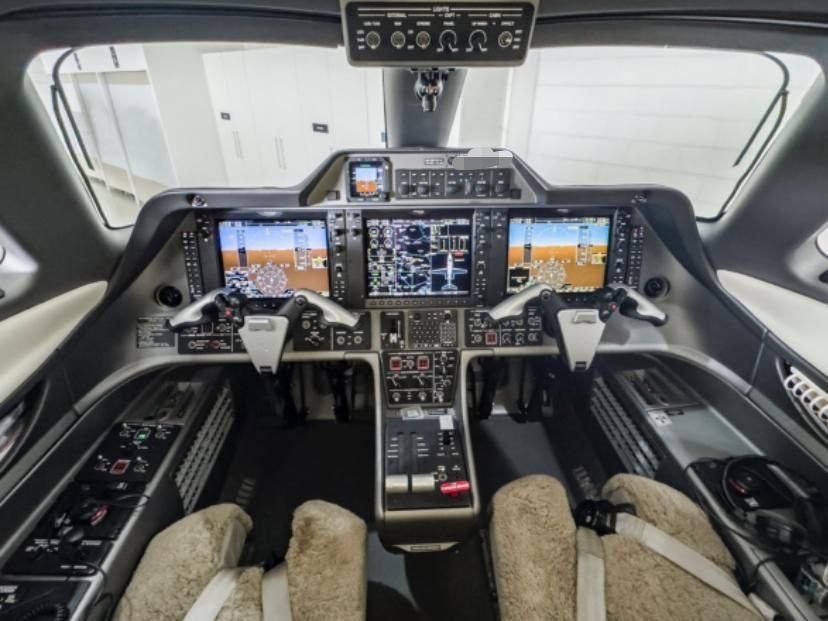 EMBRAER PHENOM 100 2015