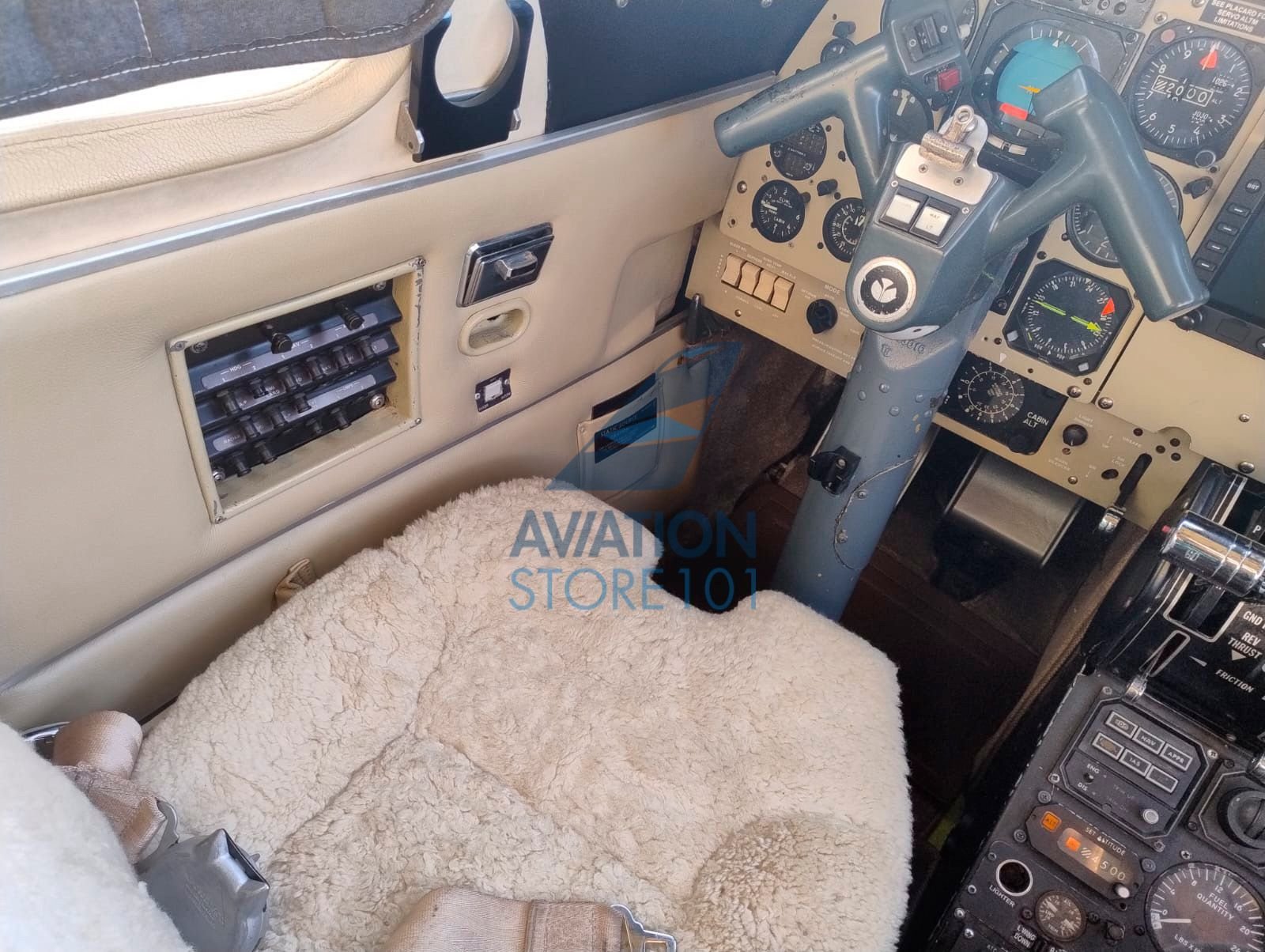 TWIN COMMANDER 690B 1977