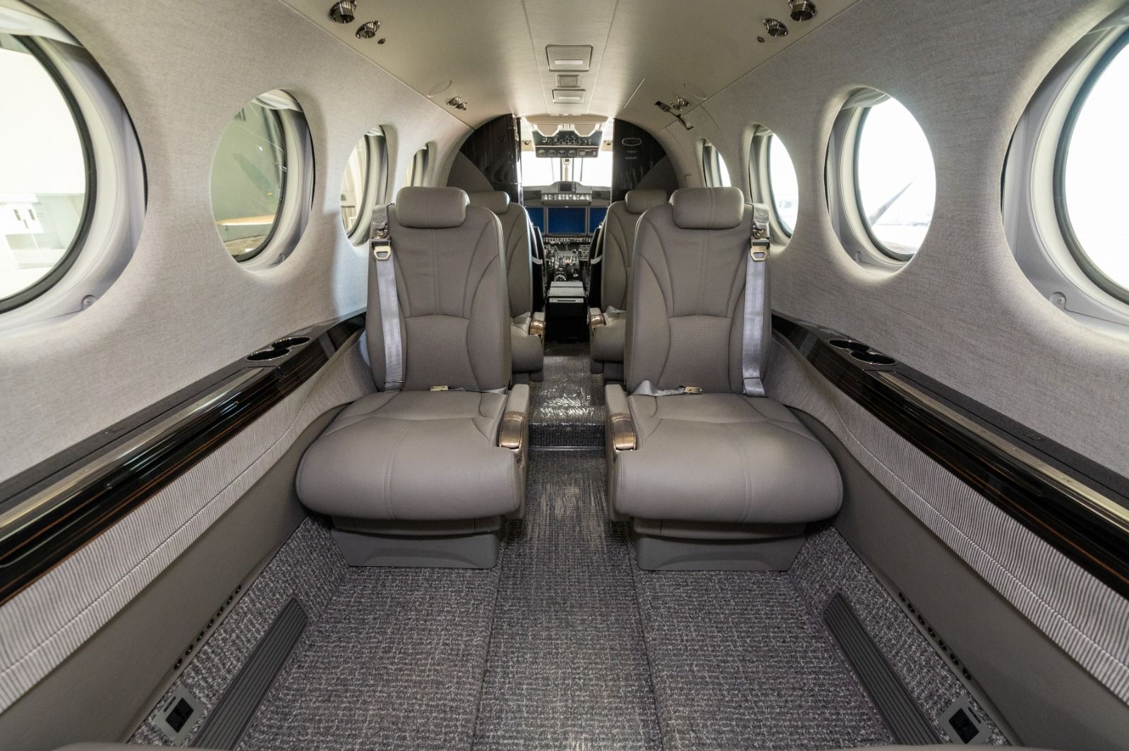 BEECHCRAFT KING AIR 260 2024