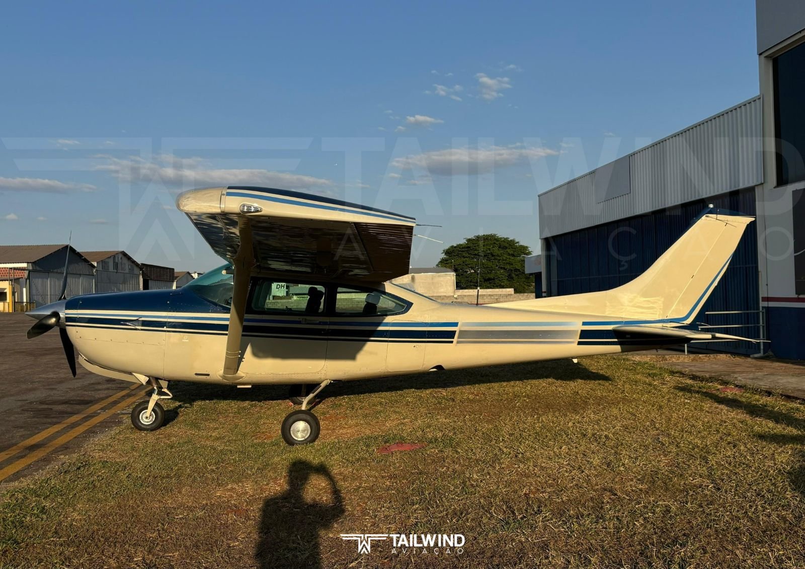 CESSNA 182 SKYLANE 1981