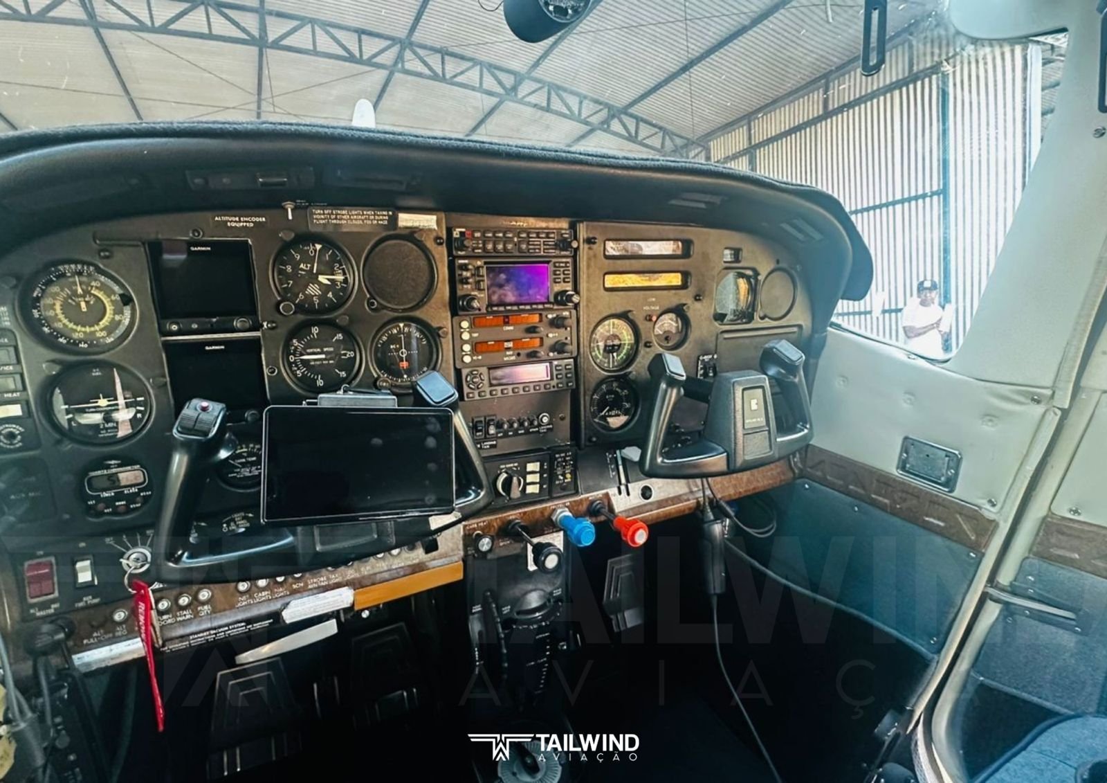 CESSNA 182 SKYLANE 1981