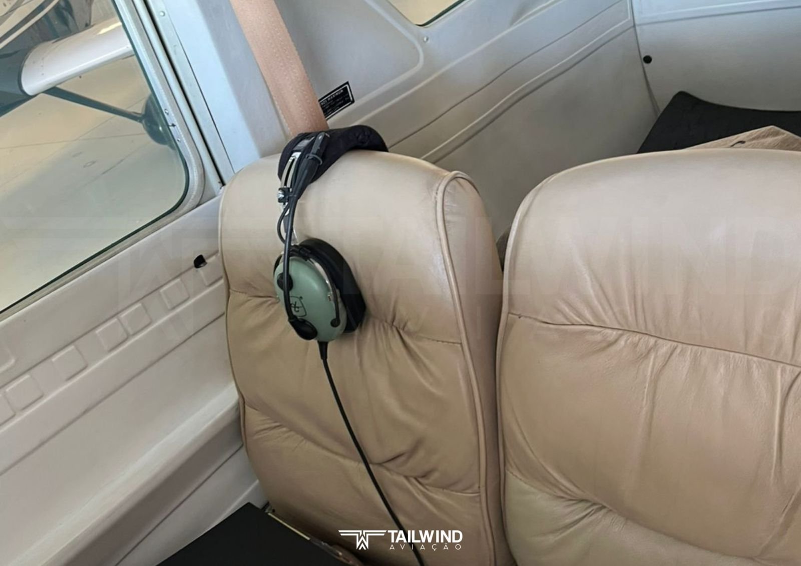 CESSNA 150M 1975