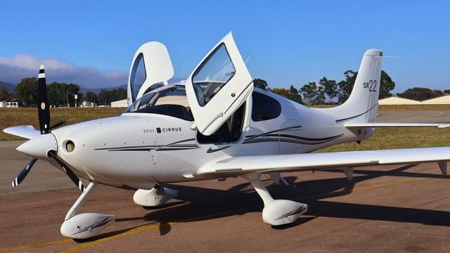 CIRRUS SR22 2010