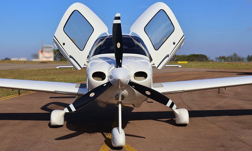 CIRRUS SR22 2010