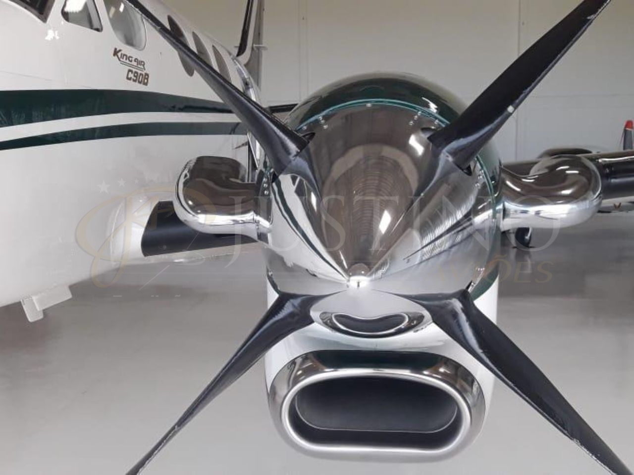 KING AIR C90B JAGUAR EDITION 1998