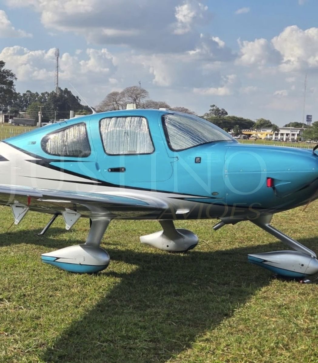 CIRRUS SR22 G6 GTS CARBON 2022