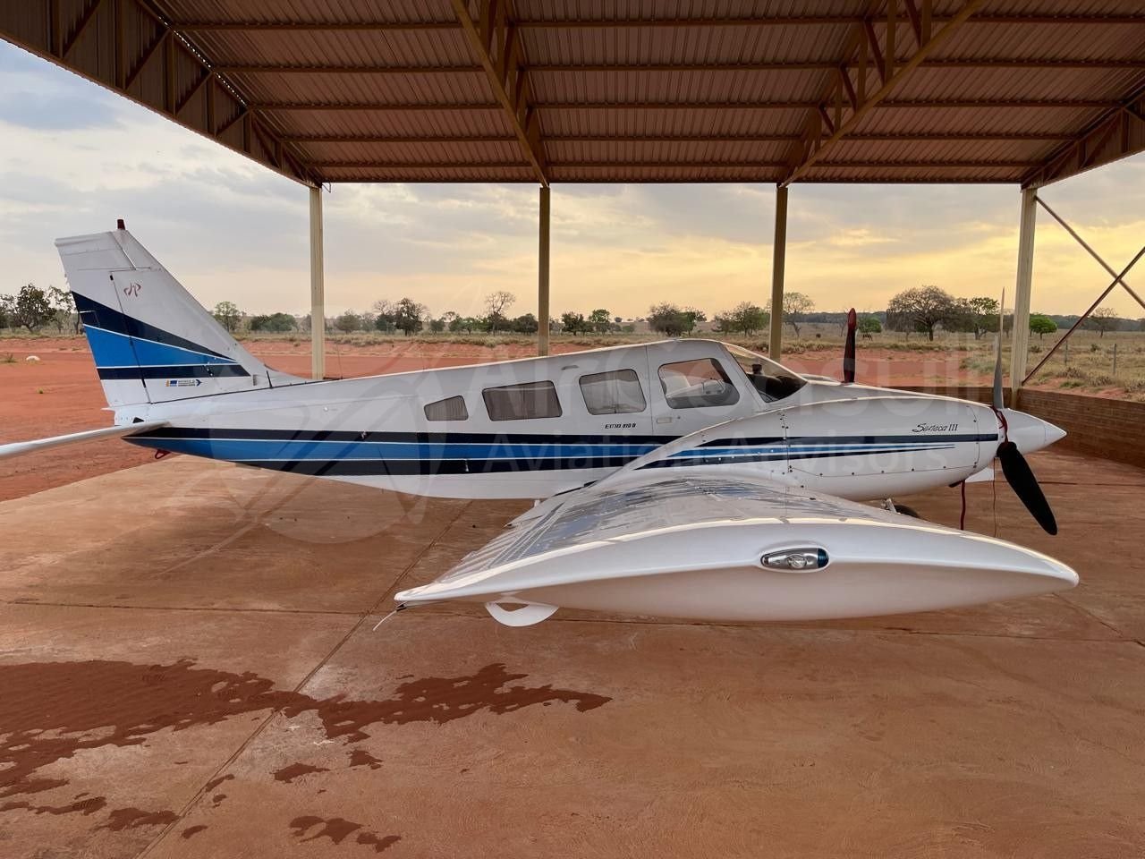 EMBRAER EMB-810D SENECA III 1989