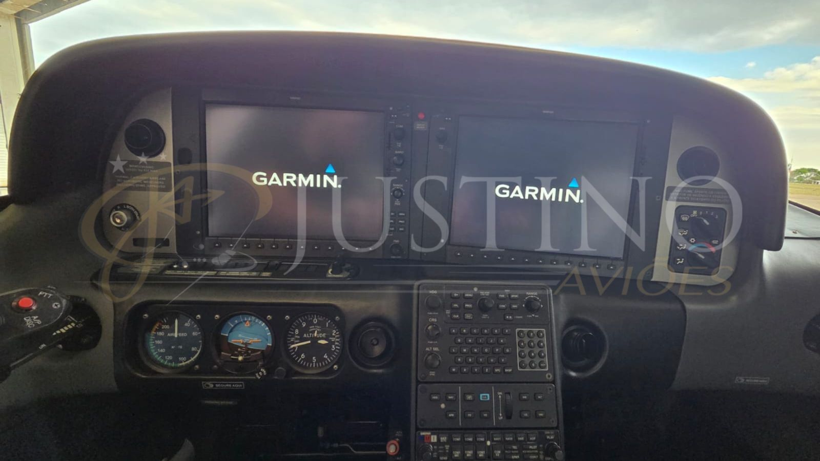 CIRRUS SR22 G3 GTS 2011