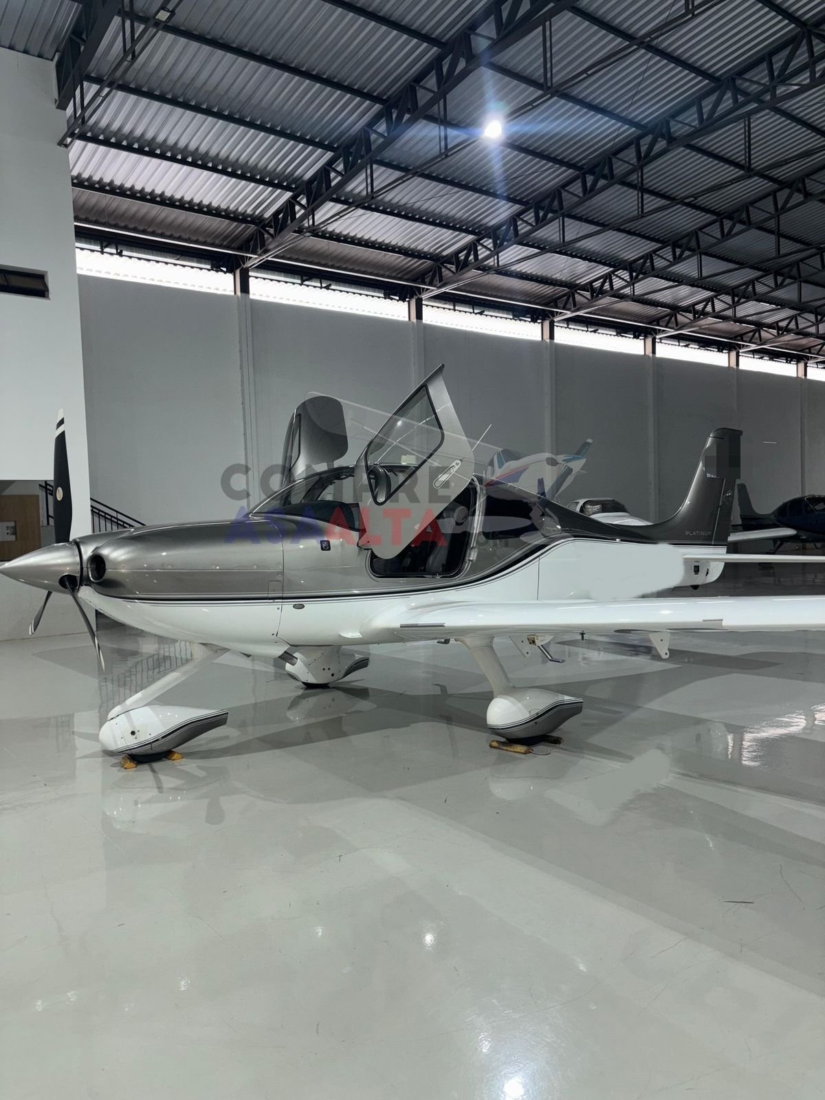 CIRRUS SR22 GTS 2019