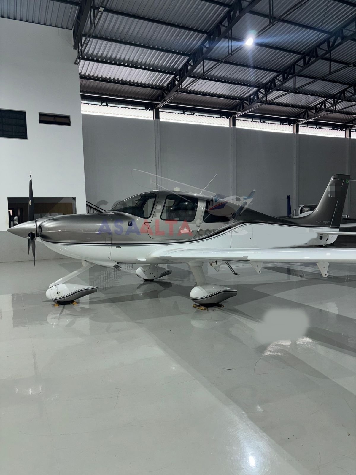 CIRRUS SR22 GTS 2019
