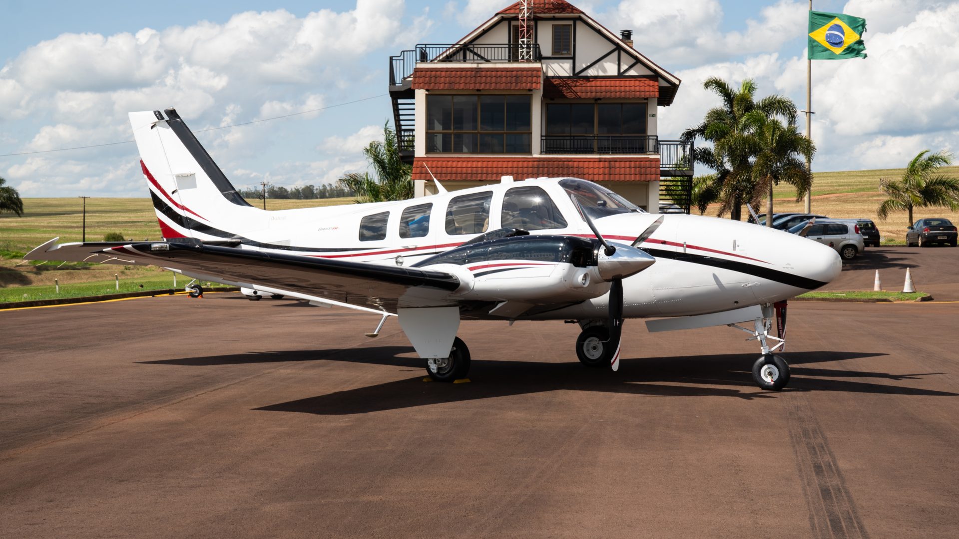 BEECHCRAFT BARON G58 2016