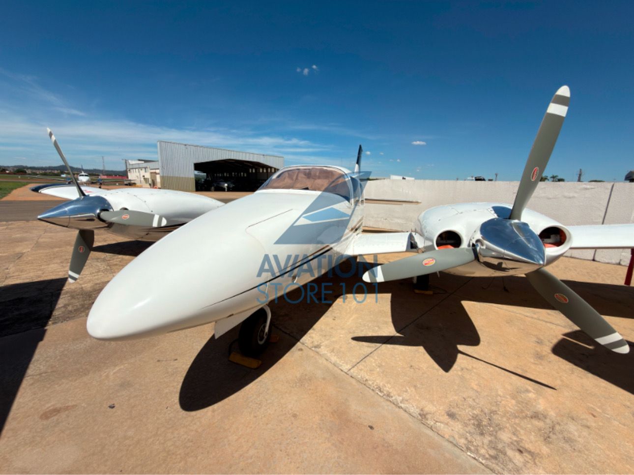 EMBRAER SENECA III EMB-810D 2000