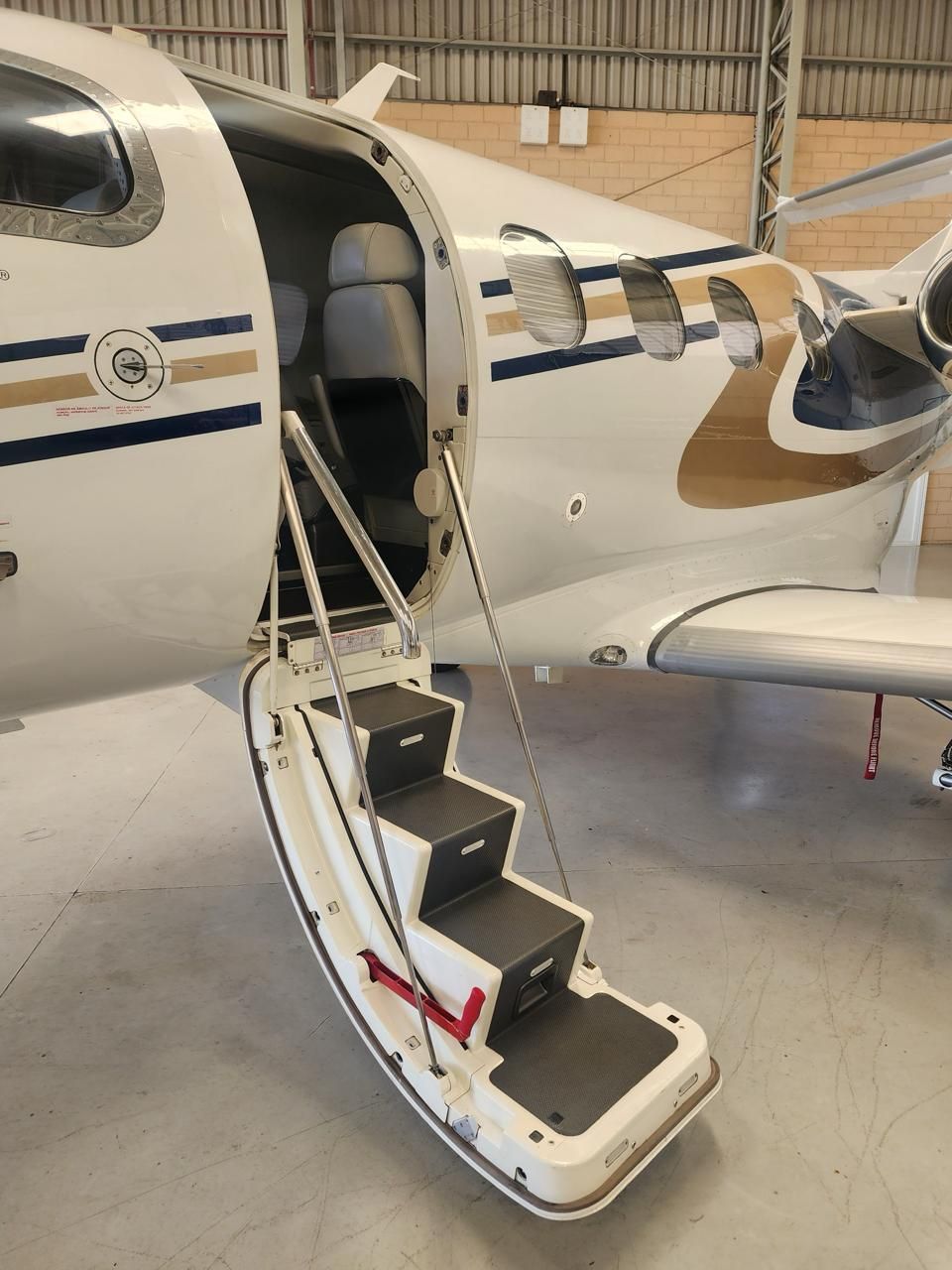 EMBRAER PHENOM 100 2010