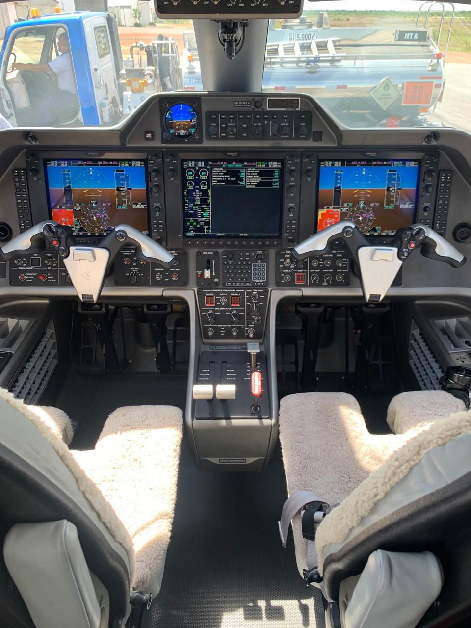 EMBRAER PHENOM 100 2010
