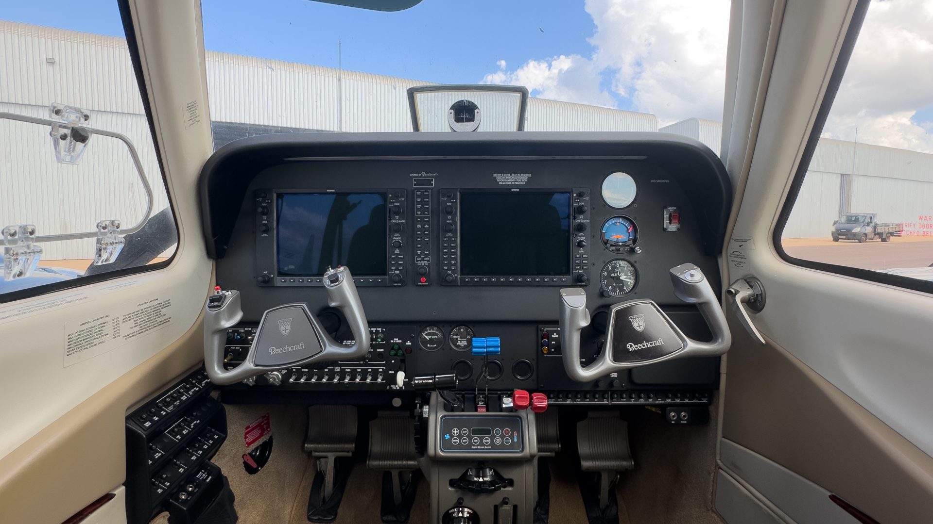 BEECHCRAFT BARON G58 2016