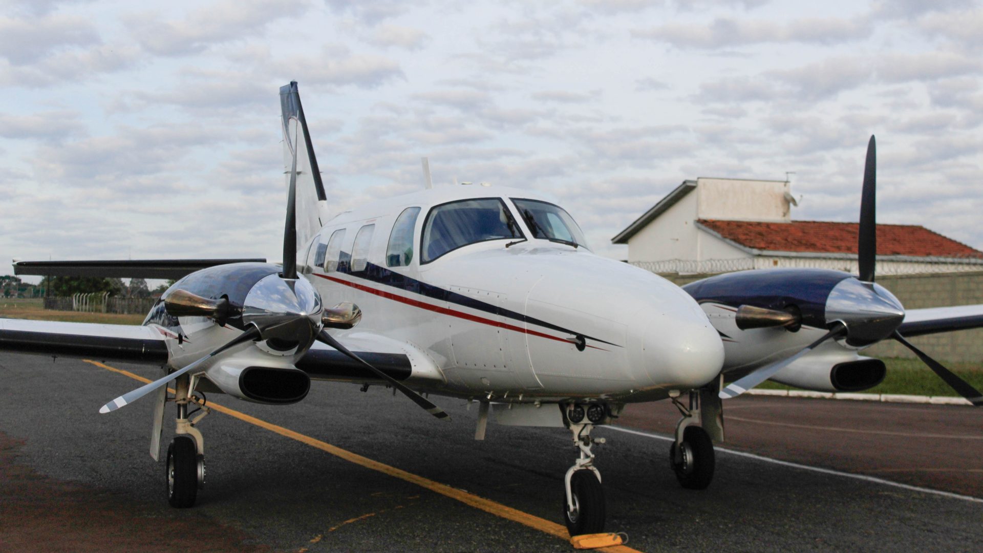 PIPER CHEYENNE ll 1981