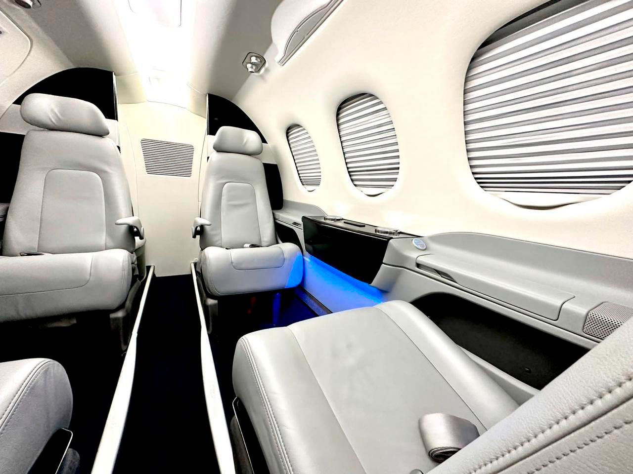 EMBRAER PHENOM 100 2010