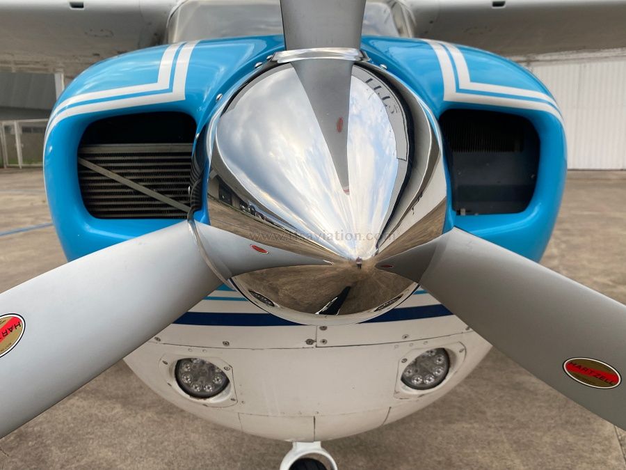 CESSNA C210L CENTURION 1974