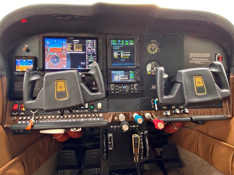 CESSNA C210L CENTURION 1974