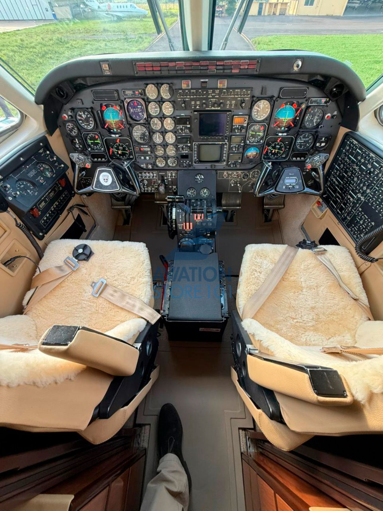 BEECHCRAFT KING AIR C90 BALCKHAWK 1988