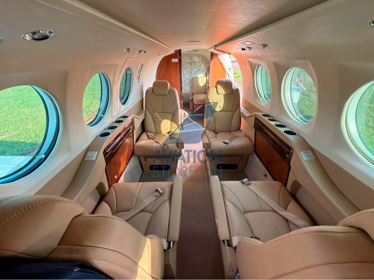 BEECHCRAFT KING AIR C90 BALCKHAWK 1988