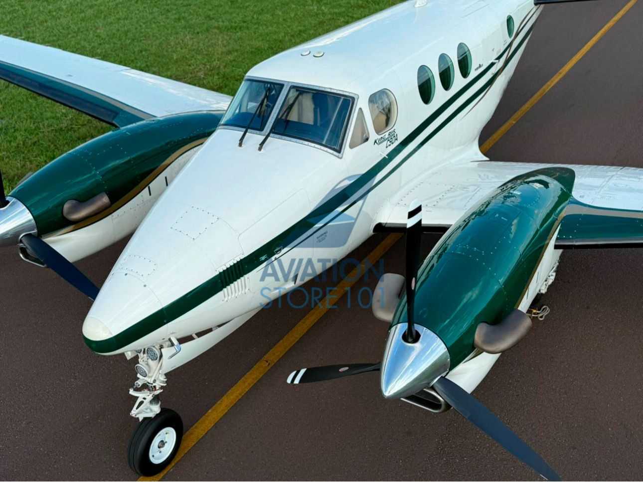 BEECHCRAFT KING AIR C90 BALCKHAWK 1988