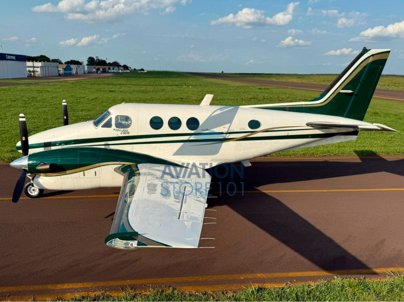 BEECHCRAFT KING AIR C90 BALCKHAWK 1988