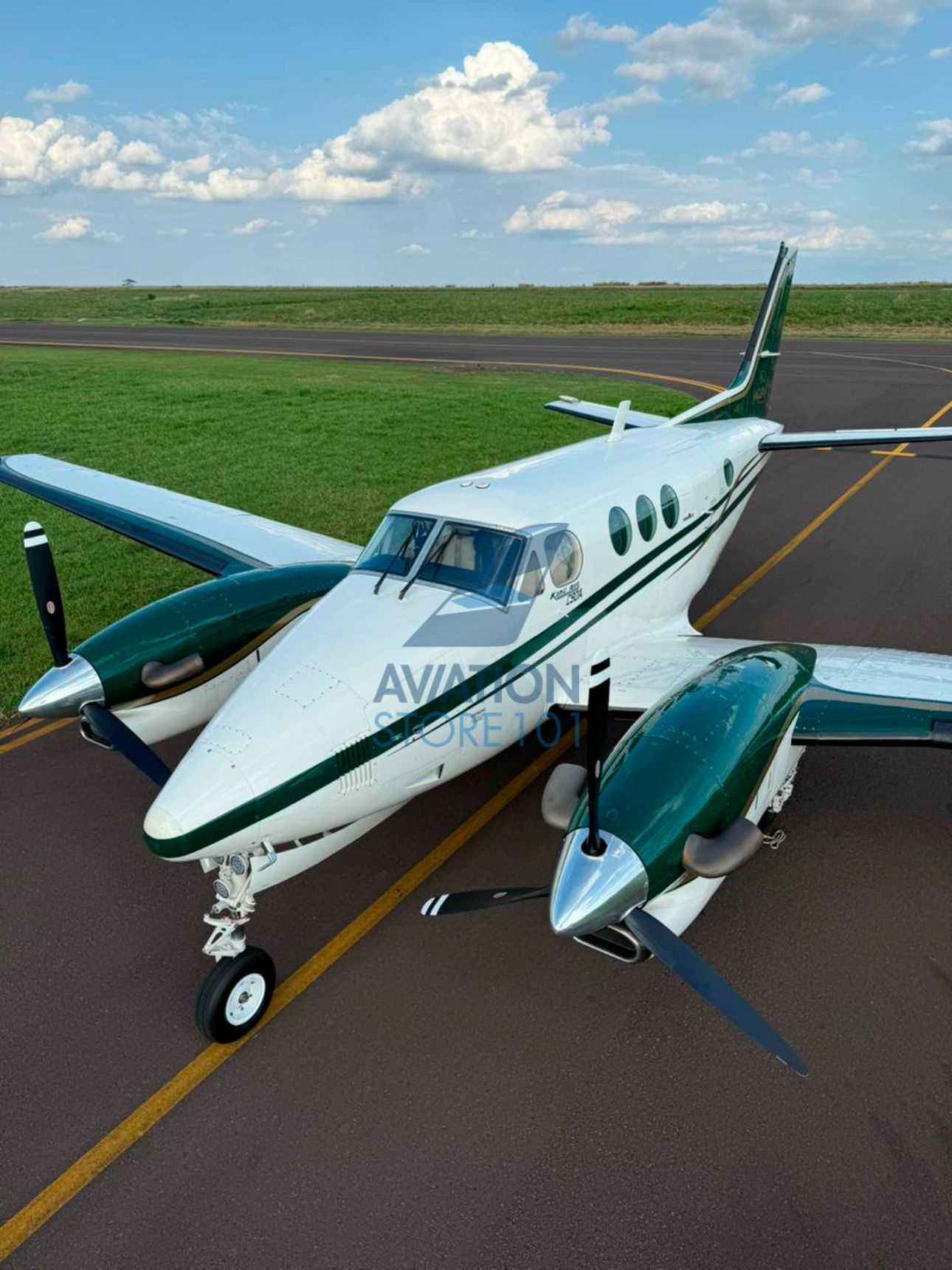 BEECHCRAFT KING AIR C90 BALCKHAWK 1988