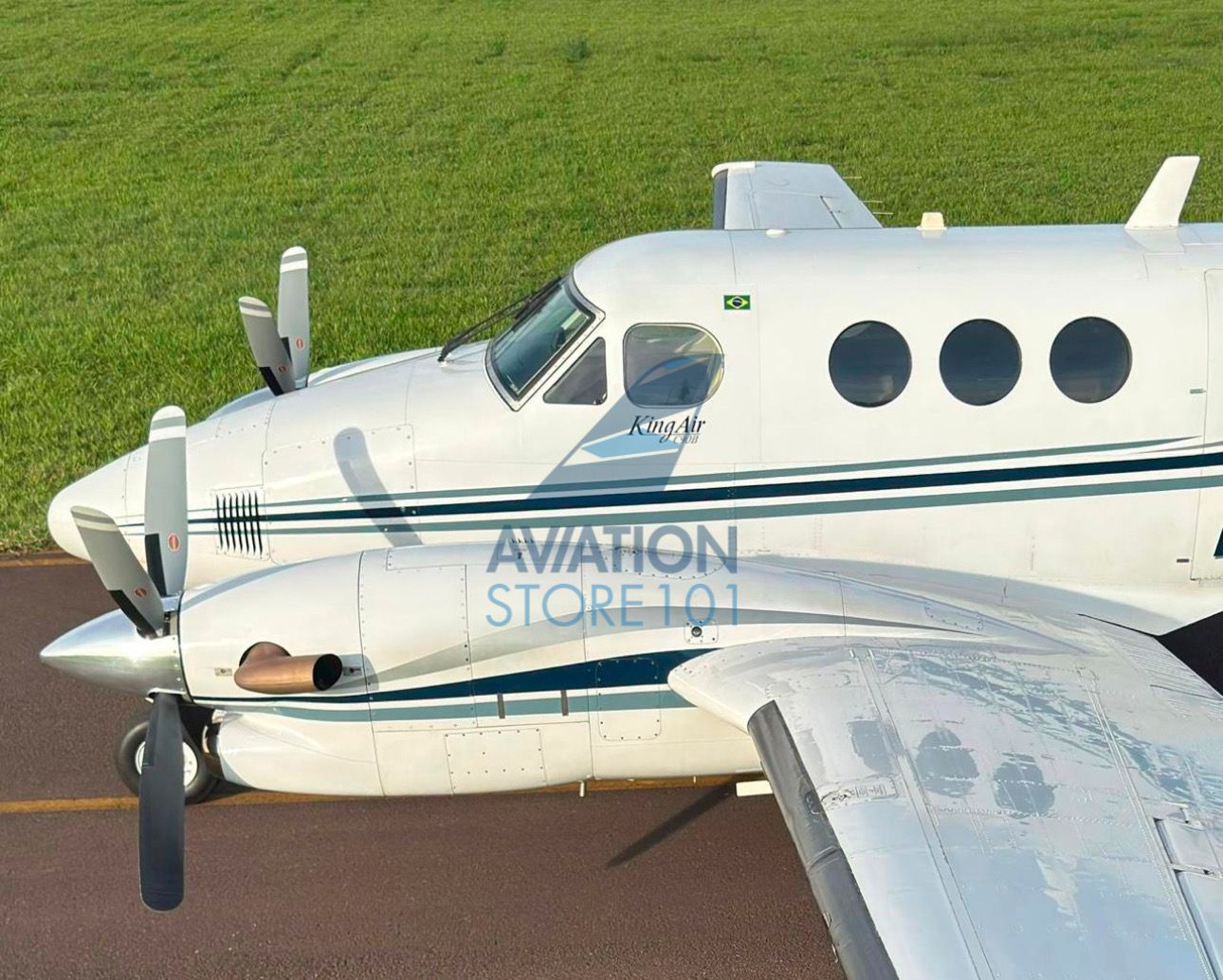 BEECHCRAFT KING AIR C90B 2002