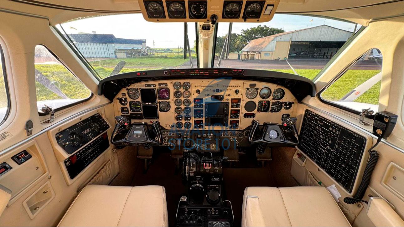BEECHCRAFT KING AIR C90B 2002