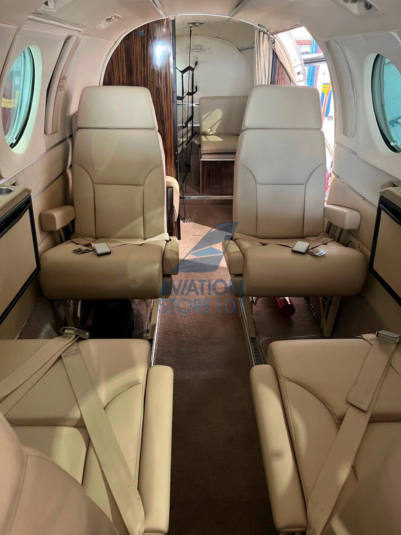 BEECHCRAFT KIGN AIR E90 1973