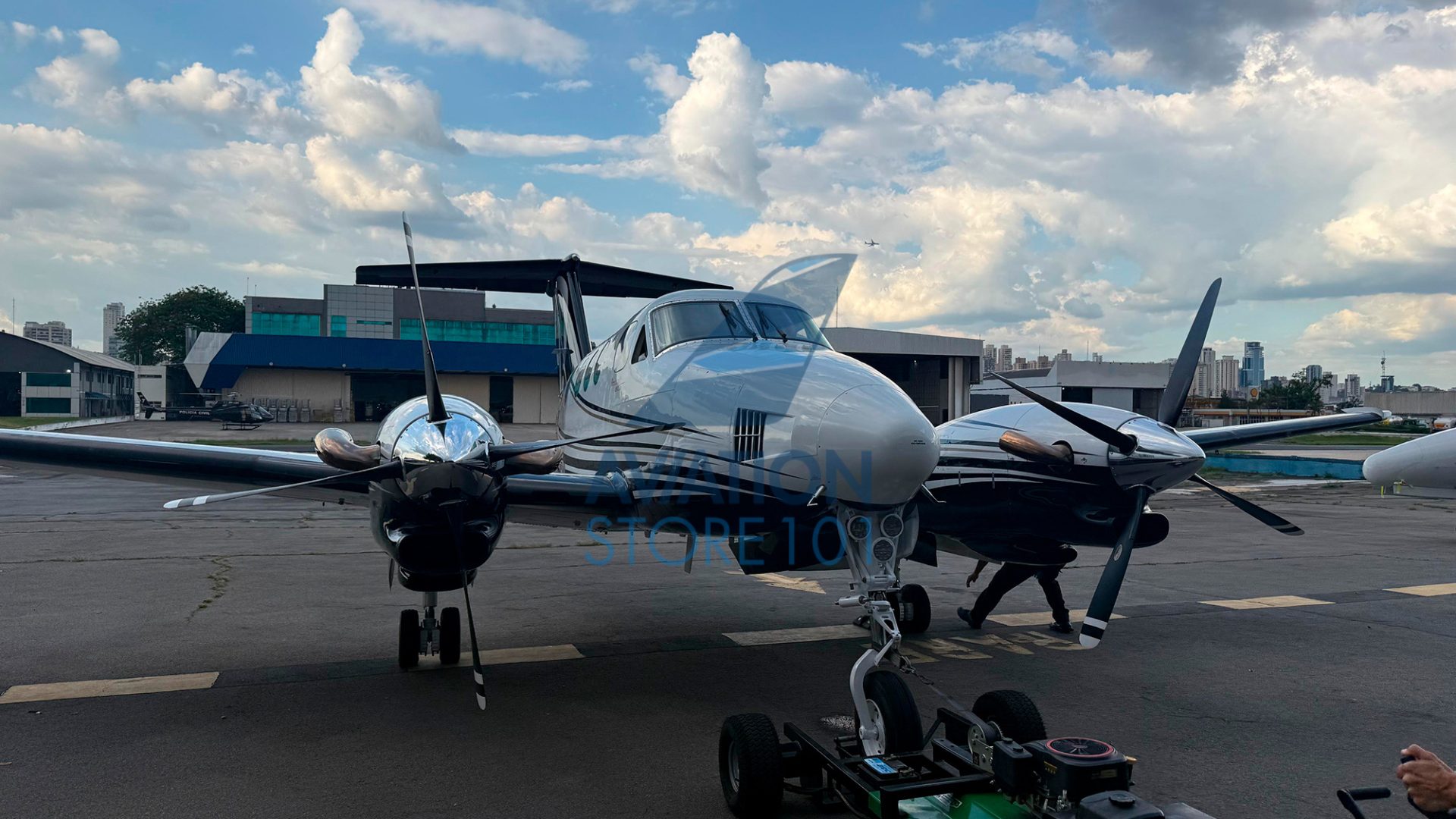 BEECHCRAFT KING AIR F90 BLACKHAW 1981