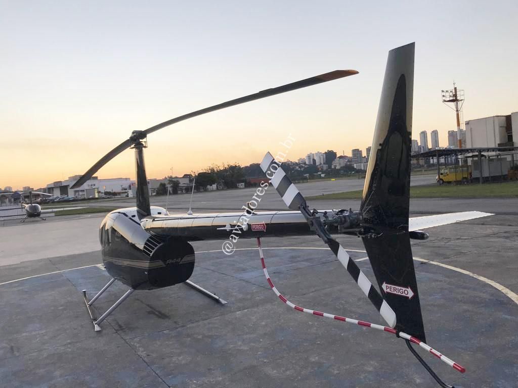 ROBINSON R44 RAVENS II 2013 FOB