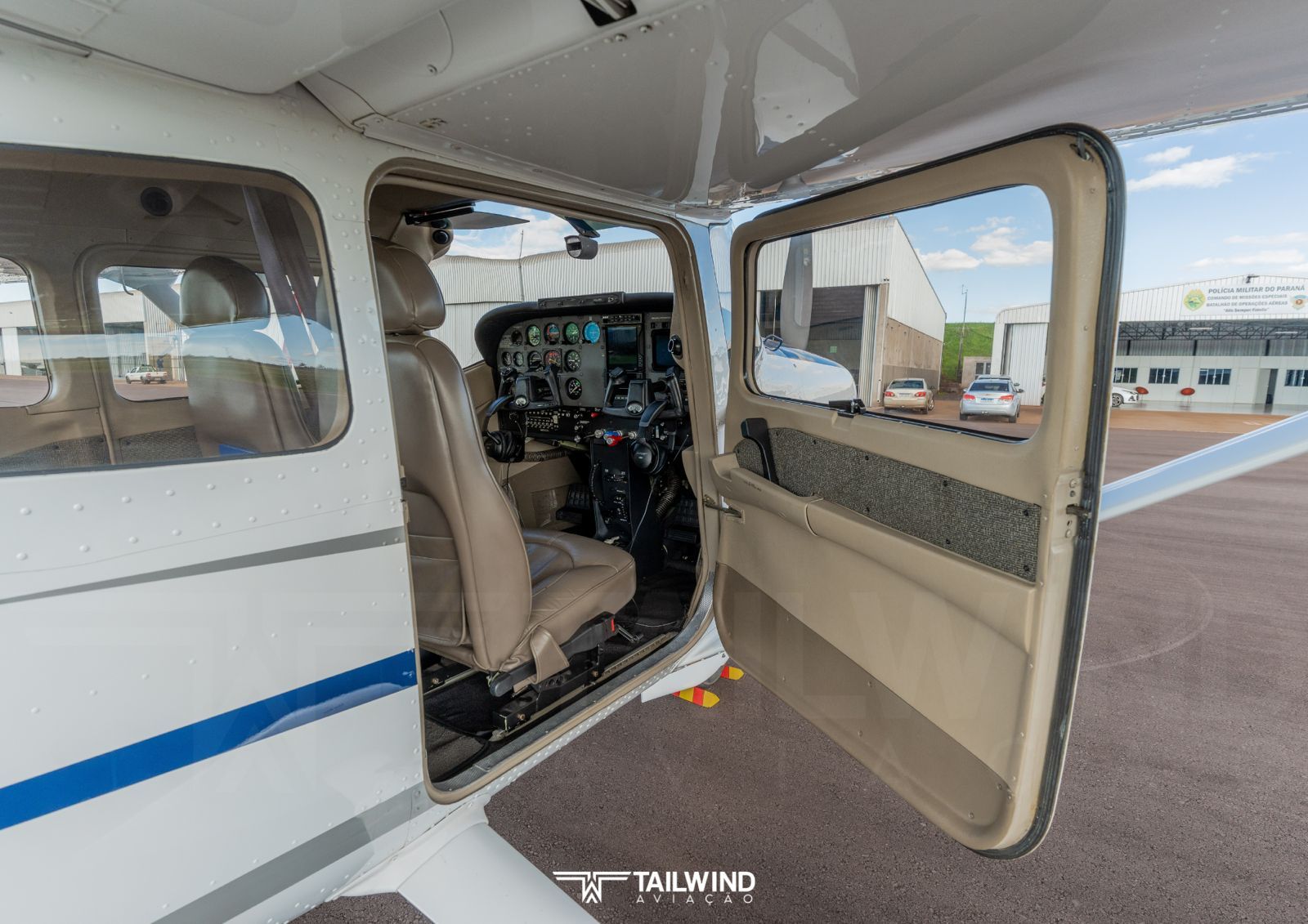 CESSNA 182T SKYLANE 2003