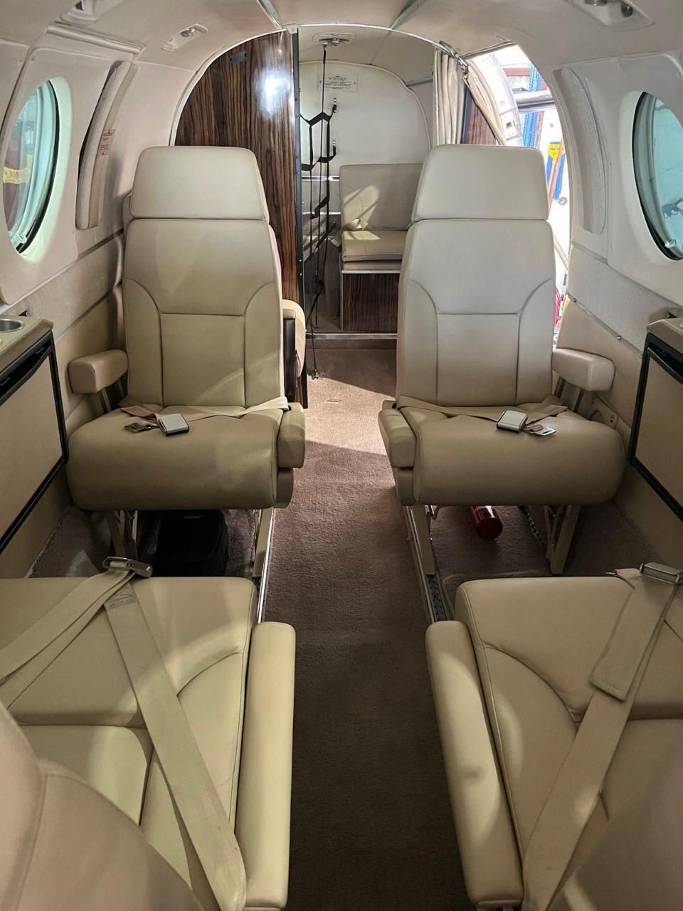 BEECHCRAFT KING AIR E90 1972