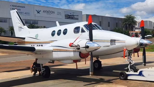 BEECHCRAFT KING AIR E90 1972