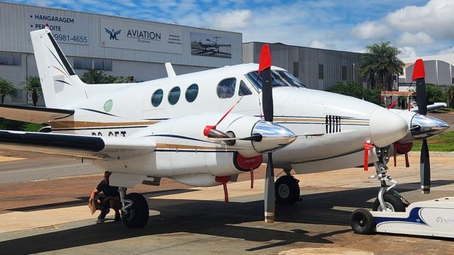 BEECHCRAFT KING AIR E90 1972