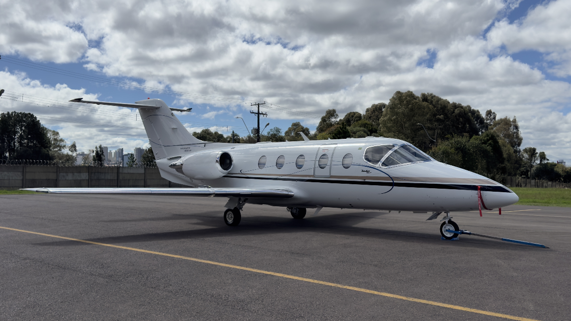 HAWKER 400XP 2010