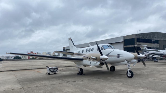 KING AIR C90B 2002