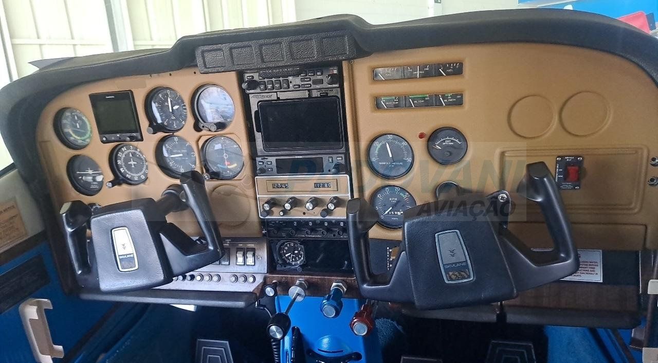 CESSNA 182P SKYLANE 1974
