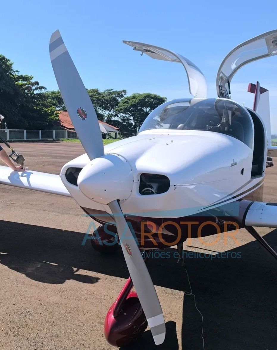 VANS RV10 FLYER 2018