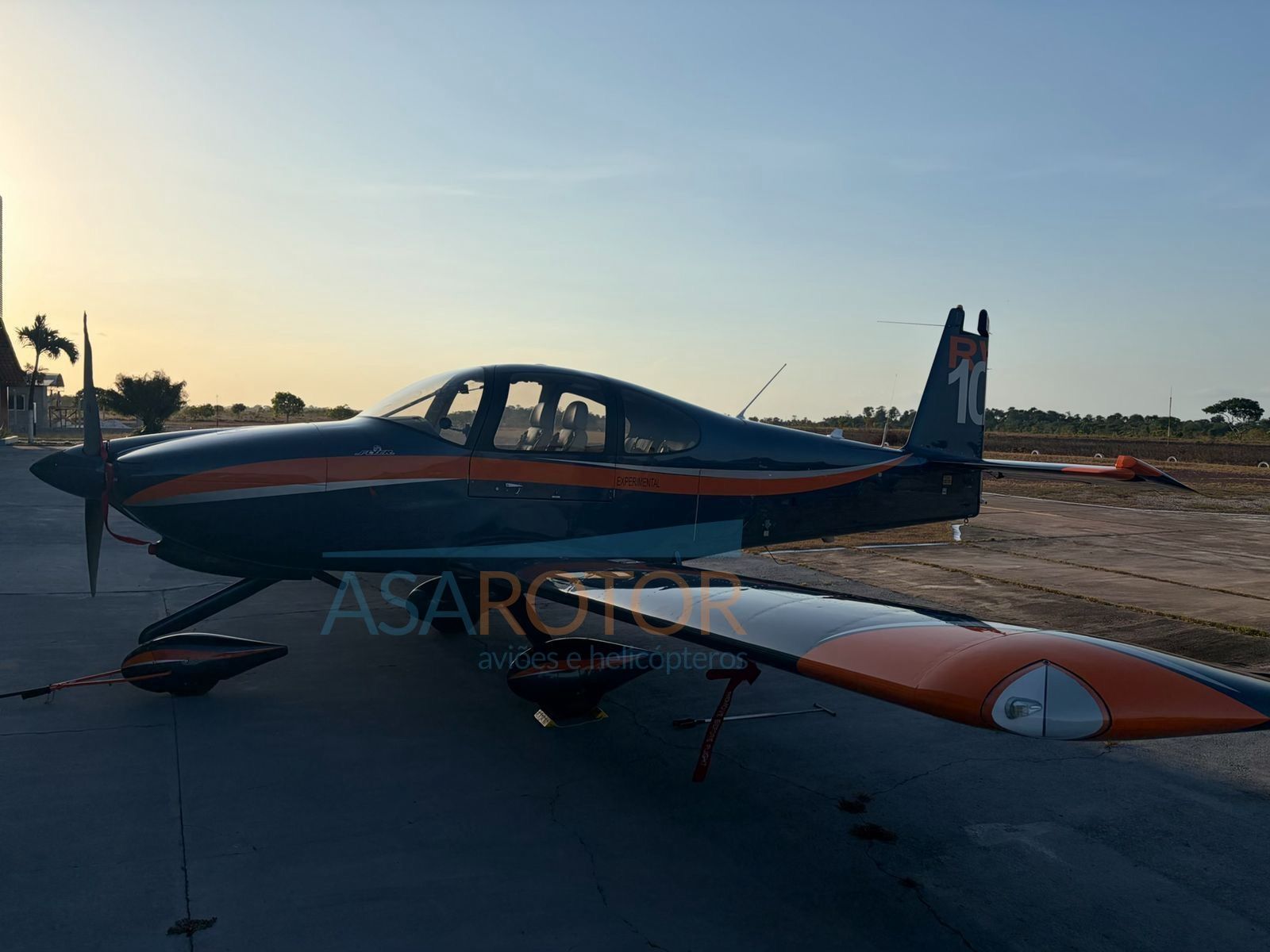 VANS RV-10 FLYER 2012