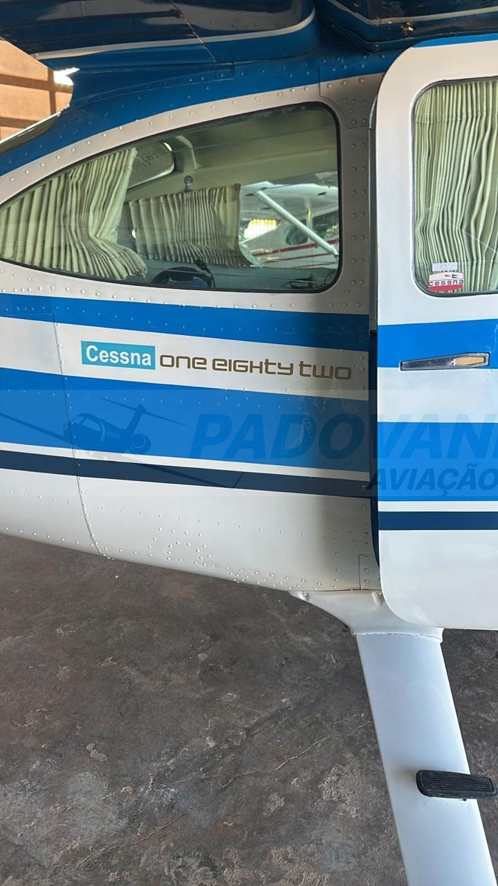 CESSNA 182P SKYLANE 1974