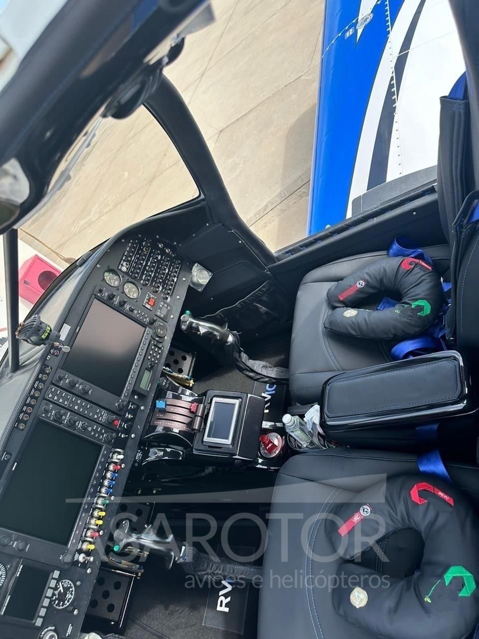 VANS RV-10 FLYER 2012