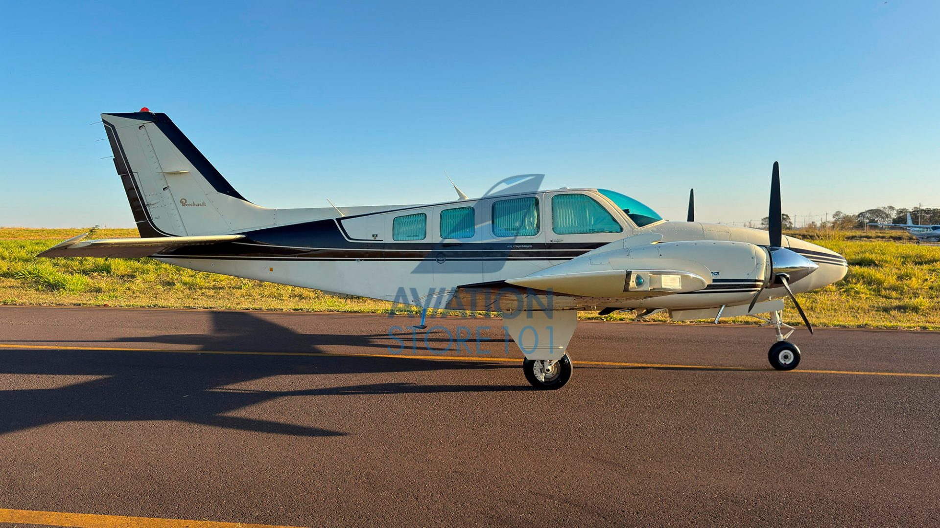 BEECHCRAFT BARON B58 1984