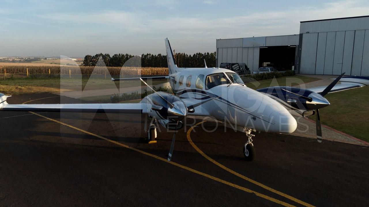 PIPER CHEYENNE II 1990