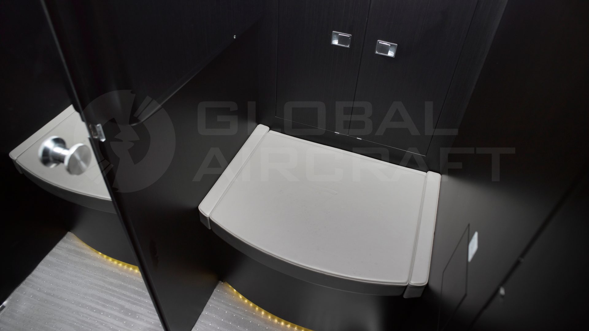 BOMBARDIER CHALLENGER 605 2010