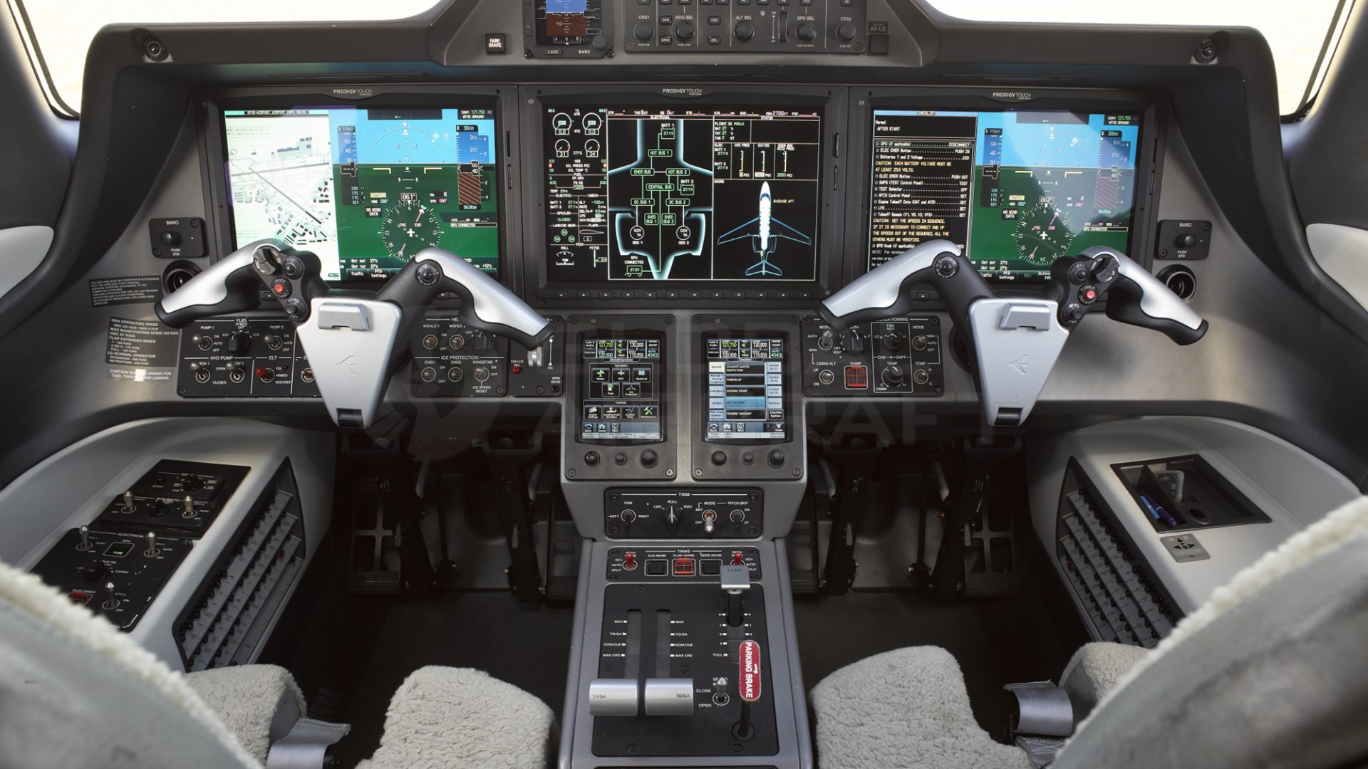 EMBRAER PHENOM 300 2014